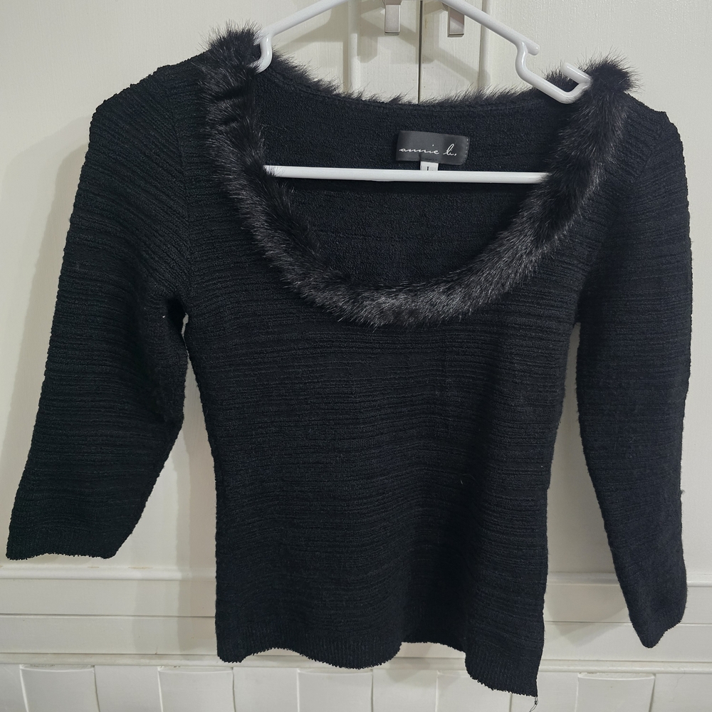 Vintage Annie B. Black 3/4 Sleeve Sweater with Faux Fur Trim